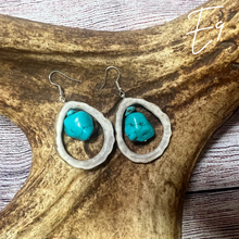 Load image into Gallery viewer, Elk Antler Earrings
